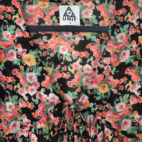 UNIF Floral High Low Ruffle Sleeve Feminine Duster - Picture 3 of 8